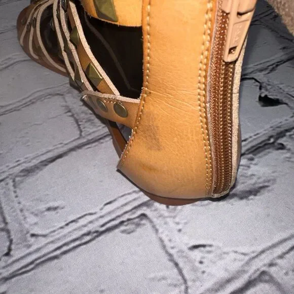 Aldo Studded Strap Leather Sandal Size 8 - Picture 5 of 6